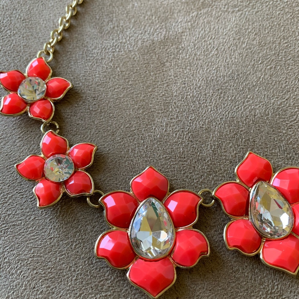 Necklace with red/orange flowers - Picture 2 of 2